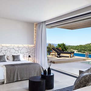 Suite with Private Pool and unobstructed Sea View