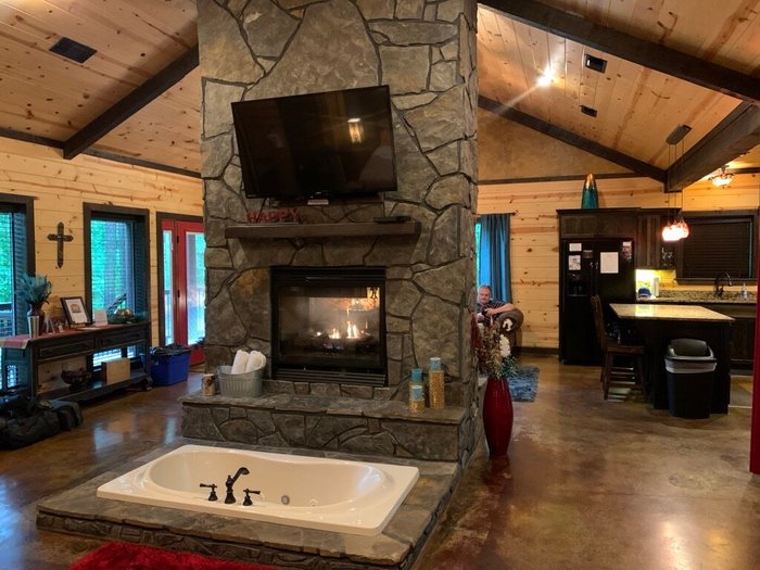 BEAVERS BEND LUXURY CABIN RENTALS - Reviews, Photos