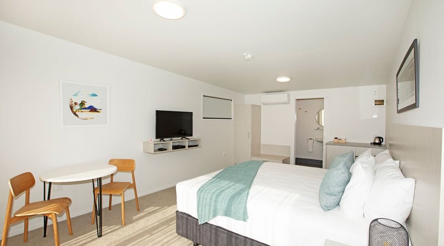 Our Corporate Suites are modern and spacious, plus with just a short walk to Whakatane Town center, The Com Plex Motels corporate suites are perfect for business travellers. 