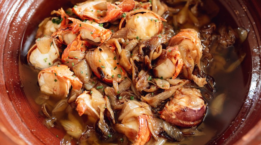 LANGOSTA CON CEBOLLA
