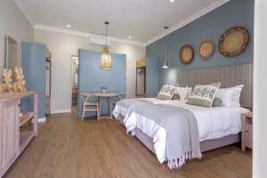 Room & Suite