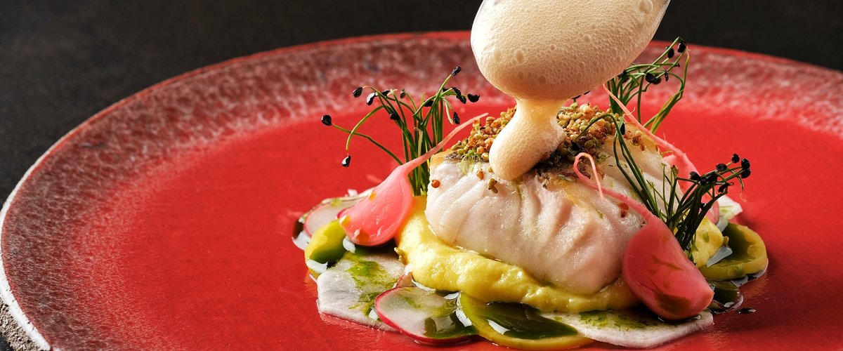 5 Gourmet Restaurant & Bar