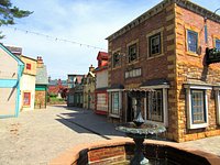 bus stop - Picture of Edaville Family Theme Park, Carver - Tripadvisor