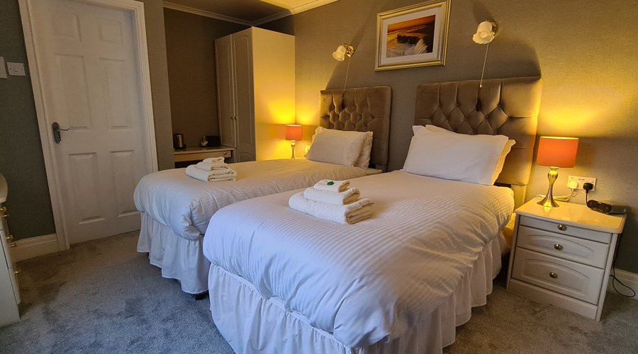 ground floor twin room.
