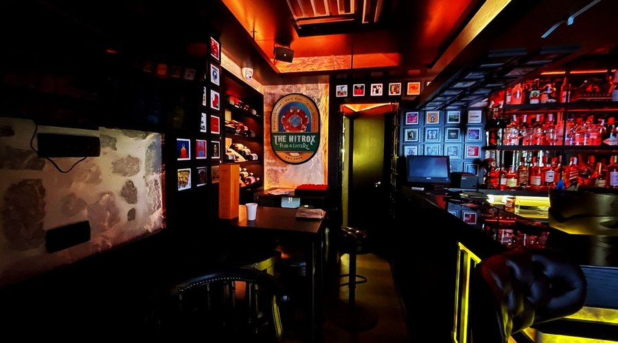 The Nitrox Pub !
#craftbeer  #guinnessdraught #cocktails #domesticwines #homemadeburger #tapas #scubadivingclub  #rockmusic #rockandbluesbar 