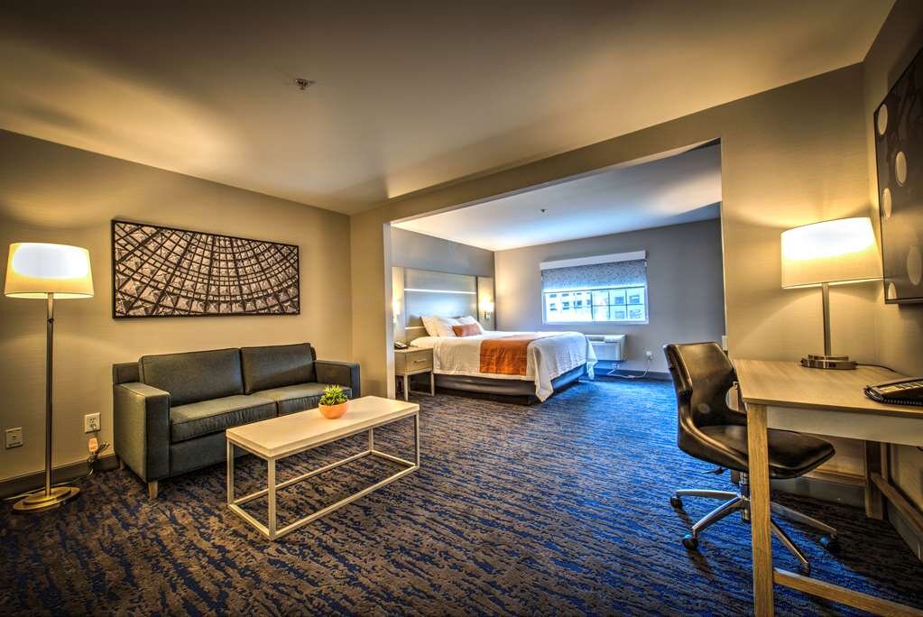 Hotel photo 8 of Best Western Plus Media Center Inn & Suites.