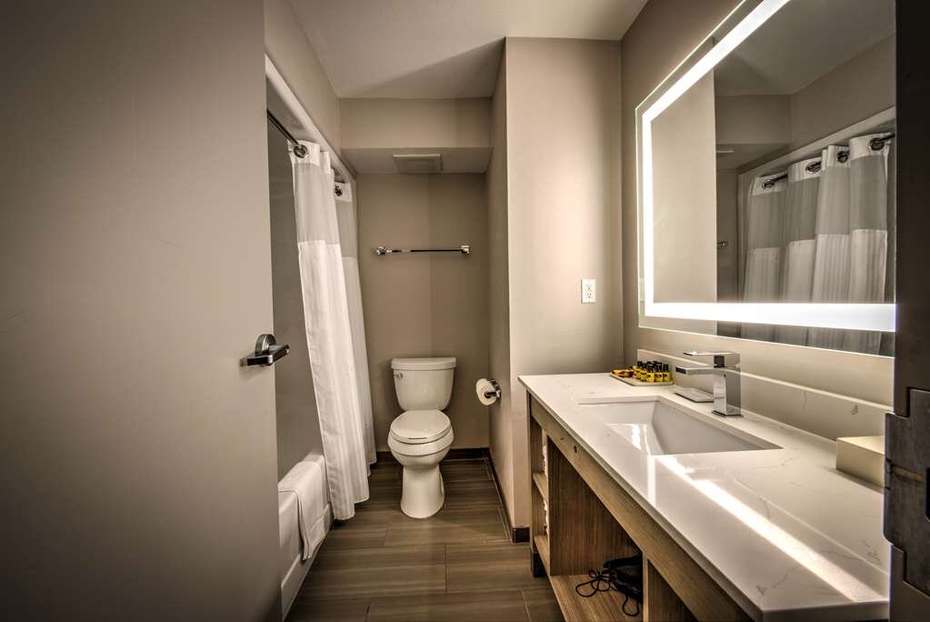 Hotel photo 36 of Best Western Plus Media Center Inn & Suites.