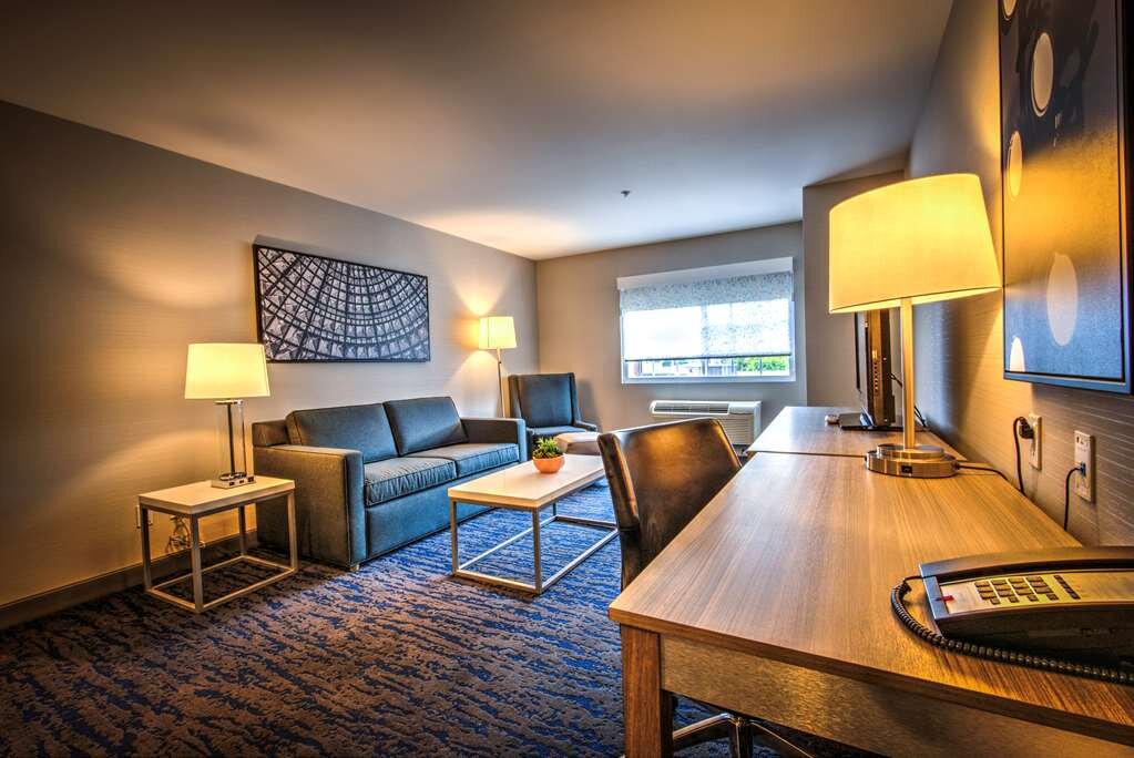 Hotel photo 12 of Best Western Plus Media Center Inn & Suites.