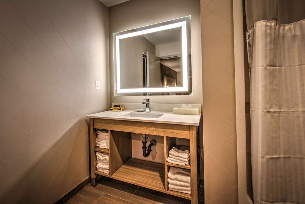 Hotel photo 37 of Best Western Plus Media Center Inn & Suites.