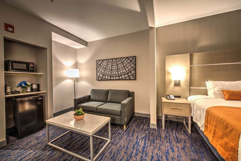 Hotel photo 28 of Best Western Plus Media Center Inn & Suites.