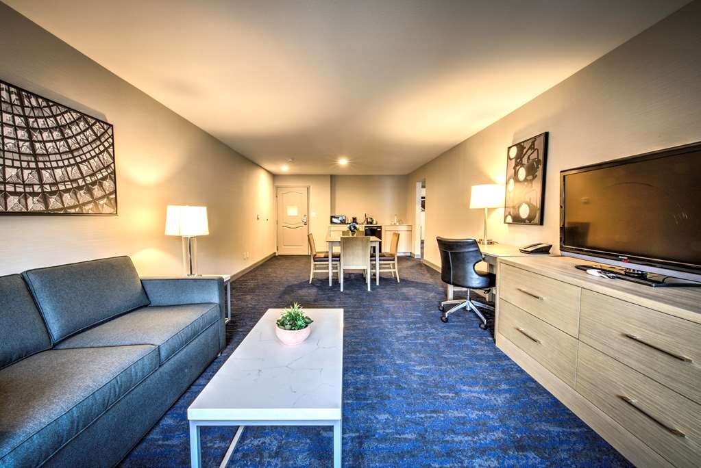 Hotel photo 41 of Best Western Plus Media Center Inn & Suites.