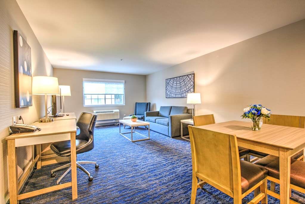 Hotel photo 13 of Best Western Plus Media Center Inn & Suites.