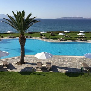 Neptune Luxury Resort in Kós, image may contain: Pool, Resort, Hotel, Swimming Pool