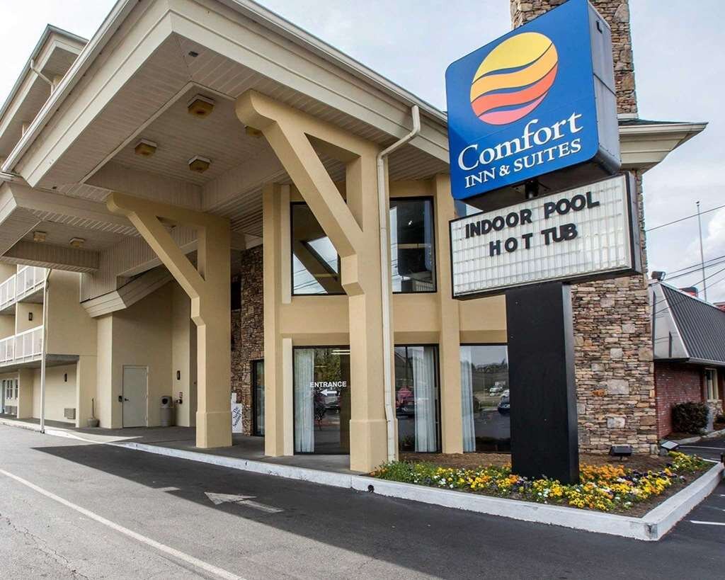 COMFORT INN SUITES AT DOLLYWOOD LANE 116 1 4 2 Updated