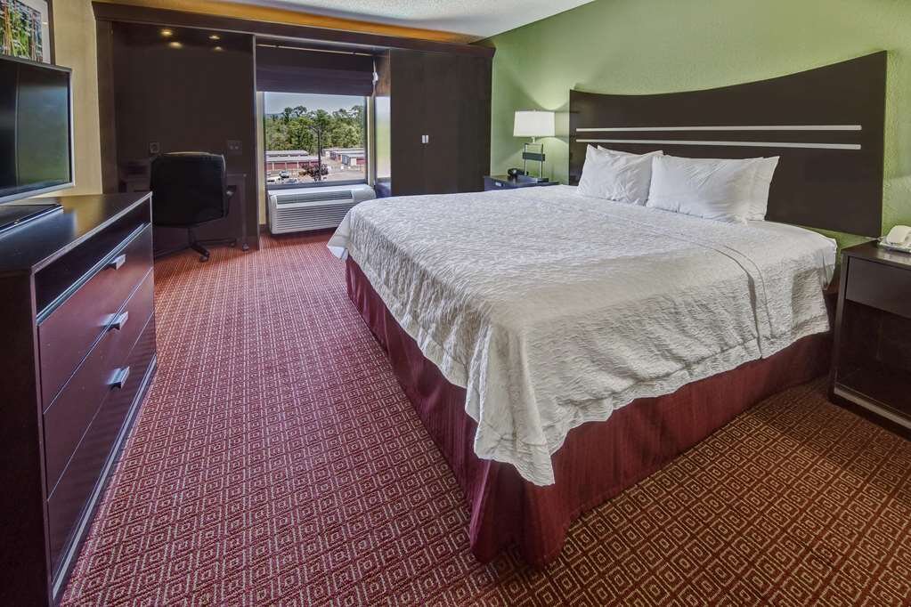 Hotel photo 32 of Hampton Inn Hot Springs.