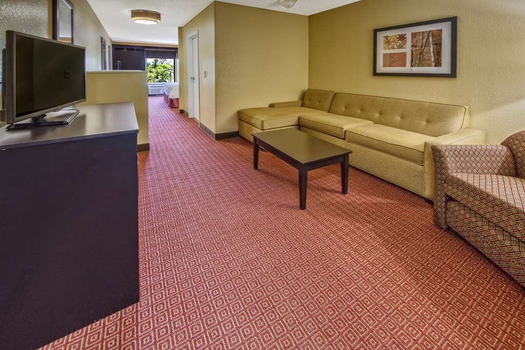 Hotel photo 15 of Hampton Inn Hot Springs.