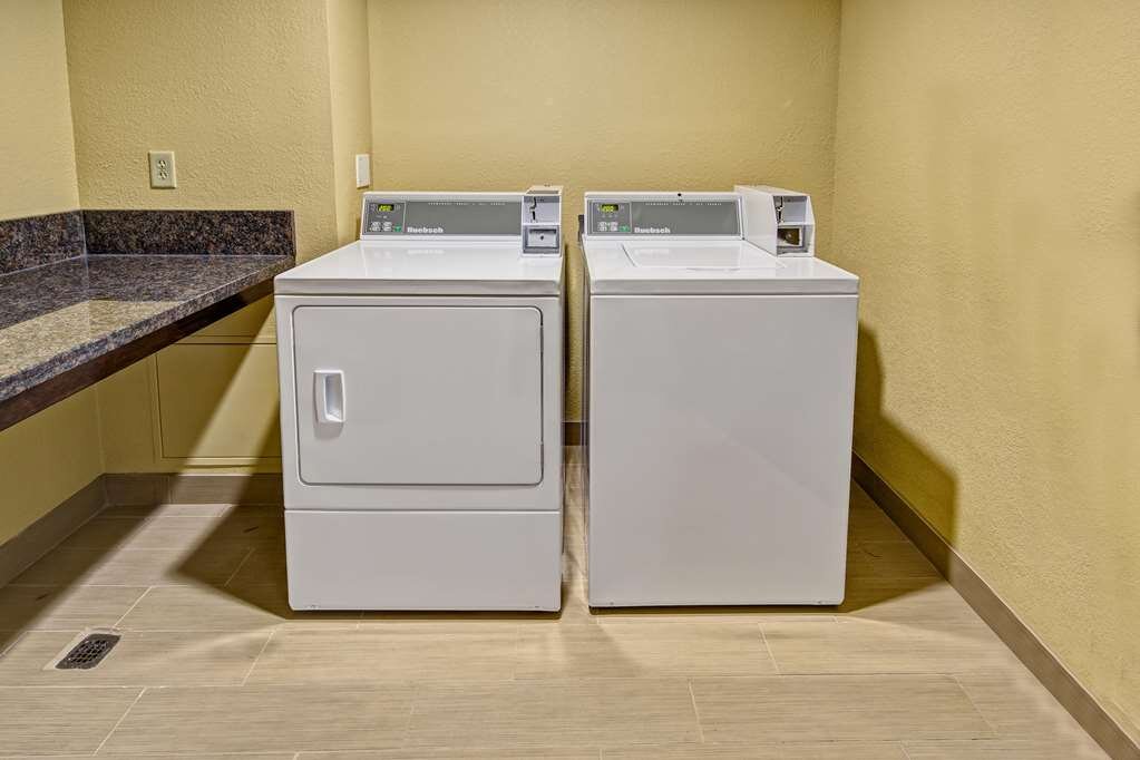 Hotel photo 2 of Hampton Inn Hot Springs.
