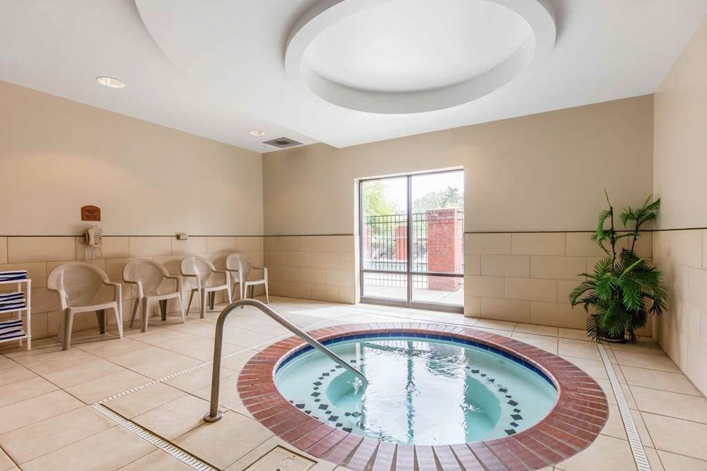 Comfort Suites Pool Pictures & Reviews - Tripadvisor