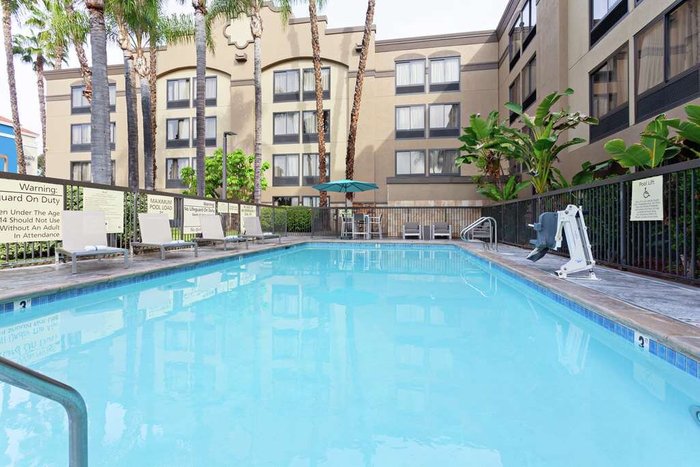 Hampton Inn Los Angeles/Arcadia/Pasadena Pool Pictures & Reviews ...