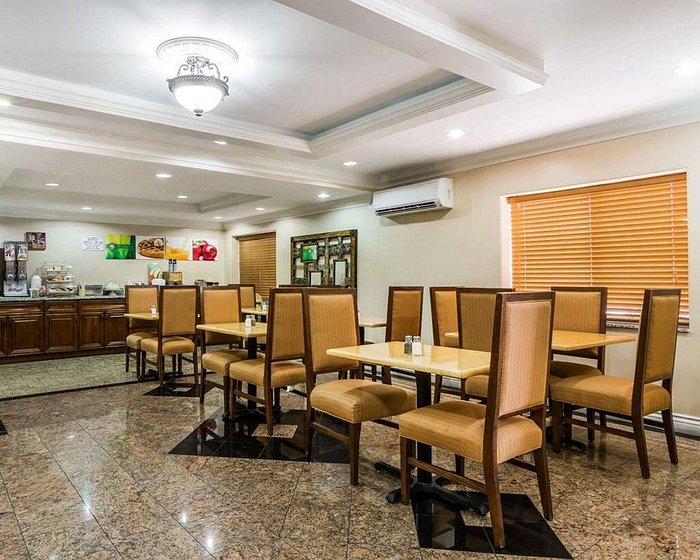 https://dynamic-media-cdn.tripadvisor.com/media/photo-o/1d/14/30/fd/breakfast-area.jpg?w=700&h=-1&s=1