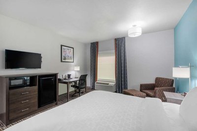 Hotel photo 10 of Clarion Inn & Suites DFW North.