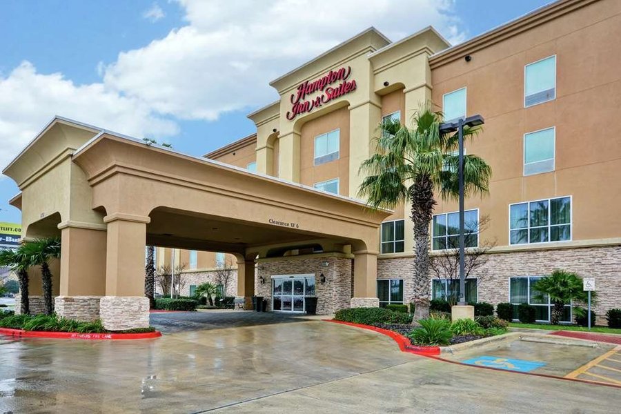 HAMPTON INN & SUITES SAN ANTONIO / NORTHEAST I35 $82 ($̶1̶0̶8̶ ...