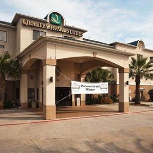 Quality Inn & Suites Near University in Waco, TX