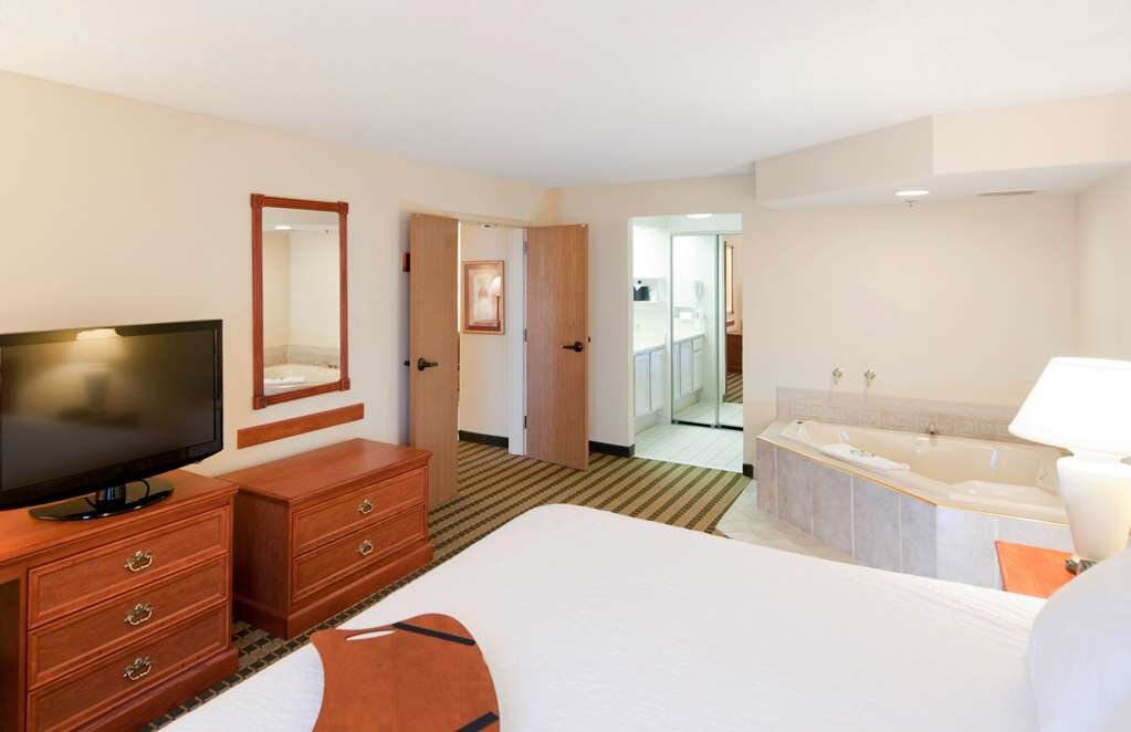 Hotel photo 35 of Hampton Inn and Suites-Chesterfield.
