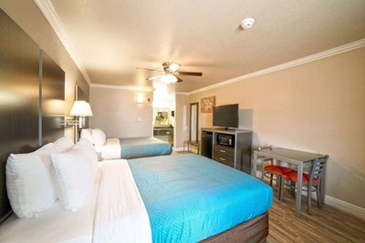 Hotel photo 5 of Econo Lodge Inn & Suites - Corpus Christi.