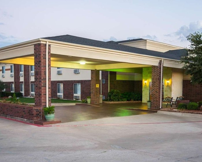 COMFORT INN & SUITES $90 ($̶1̶1̶2̶) - Updated 2024 Prices & Hotel ...