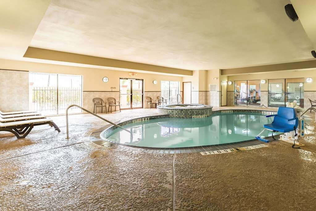 Comfort Suites Beaumont I 10 Pool Pictures Reviews Tripadvisor