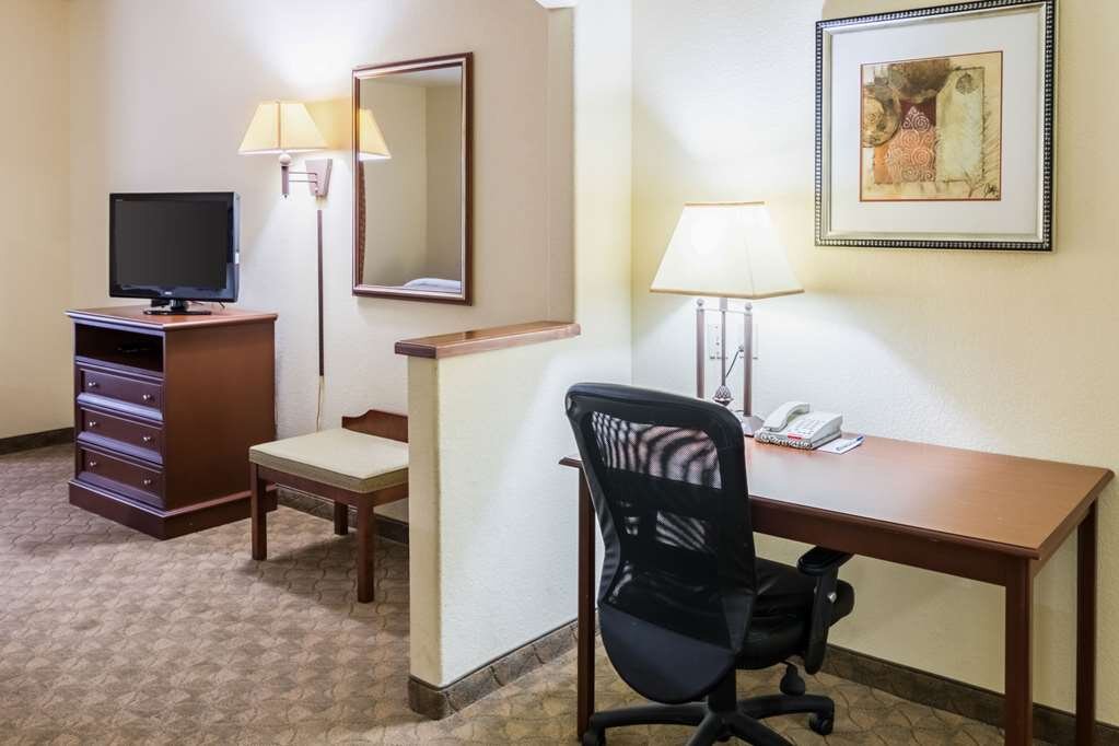 BAYMONT INN SUITES BY WYNDHAM GLEN ROSE 93 1 1 7 Updated 2024   Spacious Suite With Added 