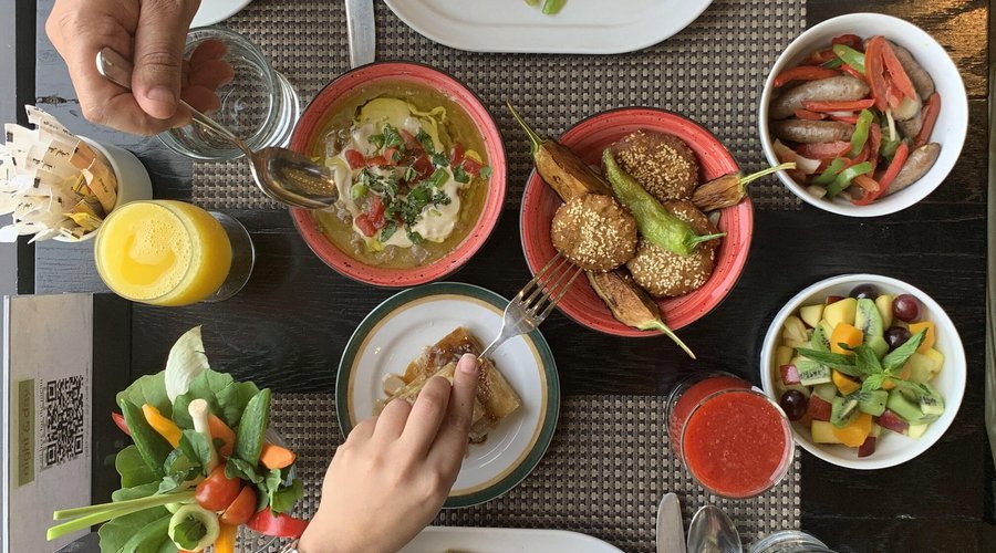 An assisted buffet breakfast is served daily at Night & Day. 