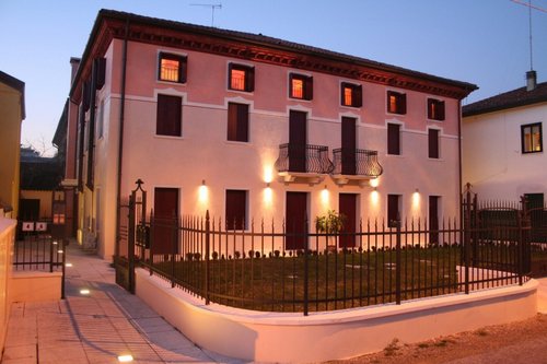 Villa Giotto Luxury Suite & Apartments image