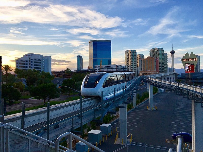 Las Vegas Monorail pulling into a station