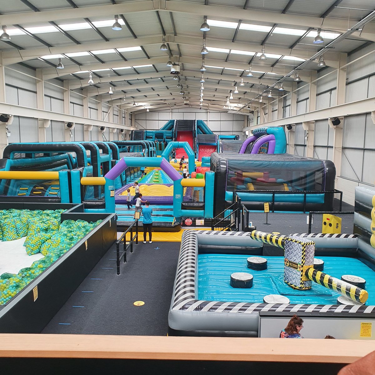 Jumpin Inflatable Fun (Salisbury, อังกฤษ) - รีวิว - Tripadvisor