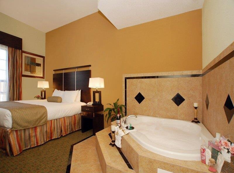 Hotel photo 3 of Best Western Plus Bradenton Gateway Hotel.