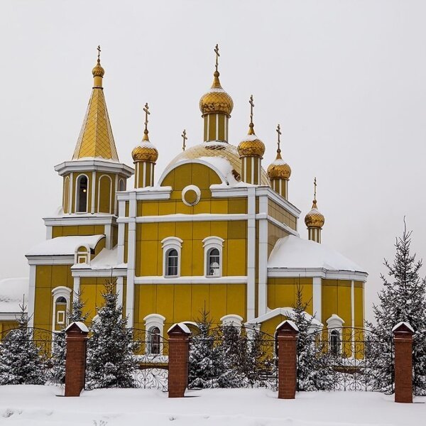 Полысаево кемеровская храм. Храм в Полысаево Кемеровской. Лисичанск зимой.