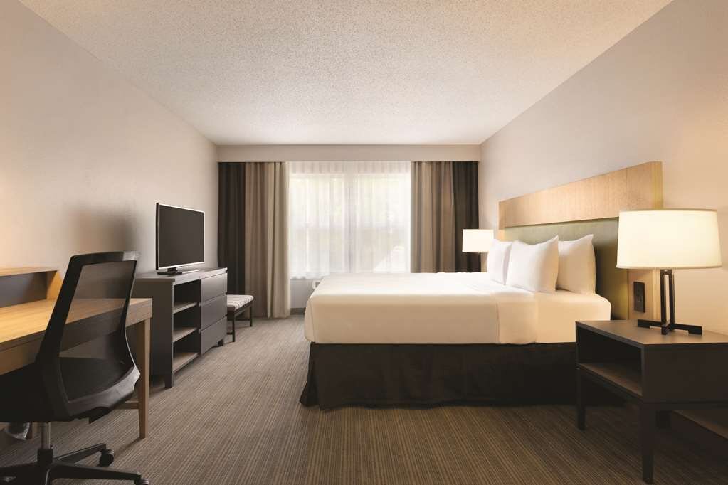 Hotel photo 13 of Country Inn & Suites by Radisson, San Diego North, CA.