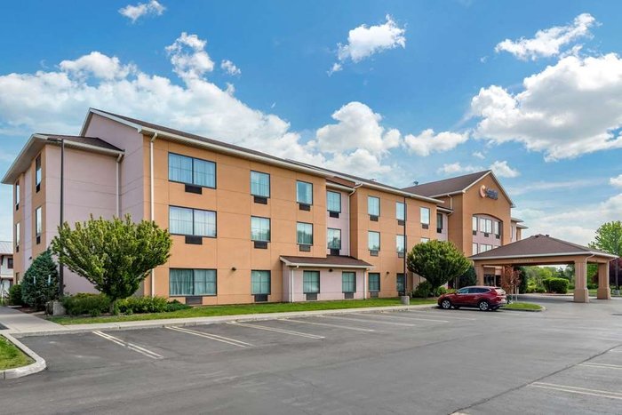 Comfort Inn & Suites Farmington - Victor $101 ($̶1̶1̶7̶) - Prices 