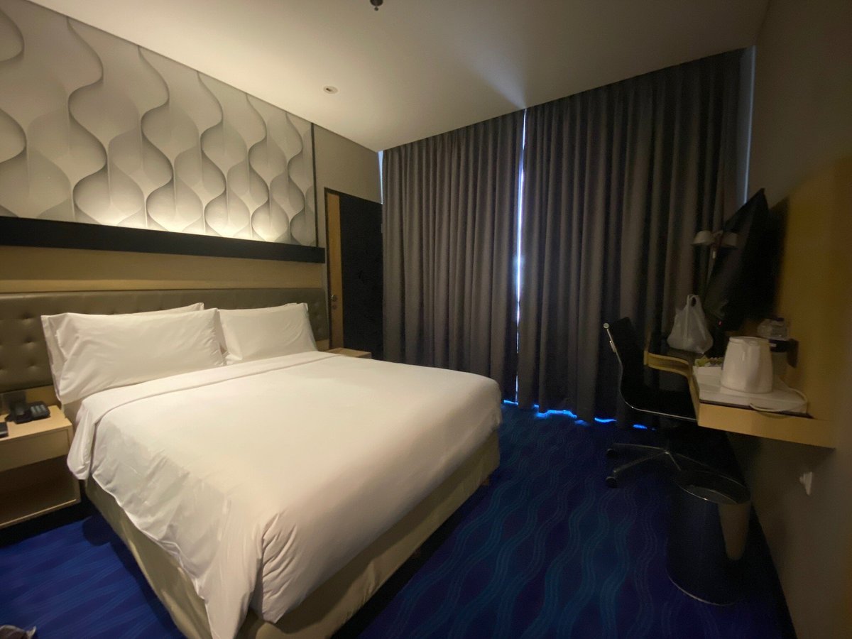 Holiday Inn Express Jakarta Thamrin, an IHG hotel - UPDATED Prices ...