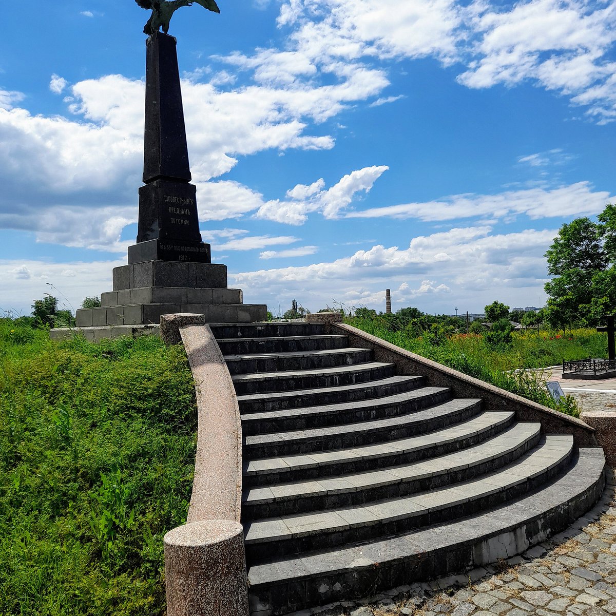 Russian glory. Памятник русской славы Бендеры. Бендеры Приднестровье памятник. Бендеры достопримечательности. Сынжерей памятники.