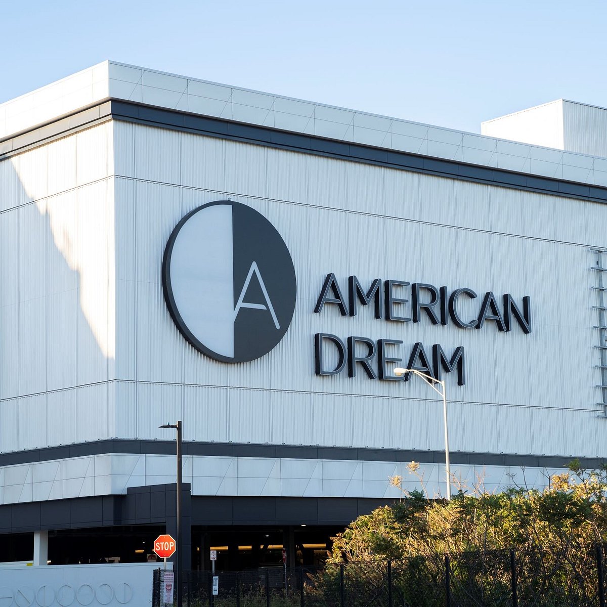 LUXURY SHOPPING & MORE AT THE AMERICAN DREAM MALL