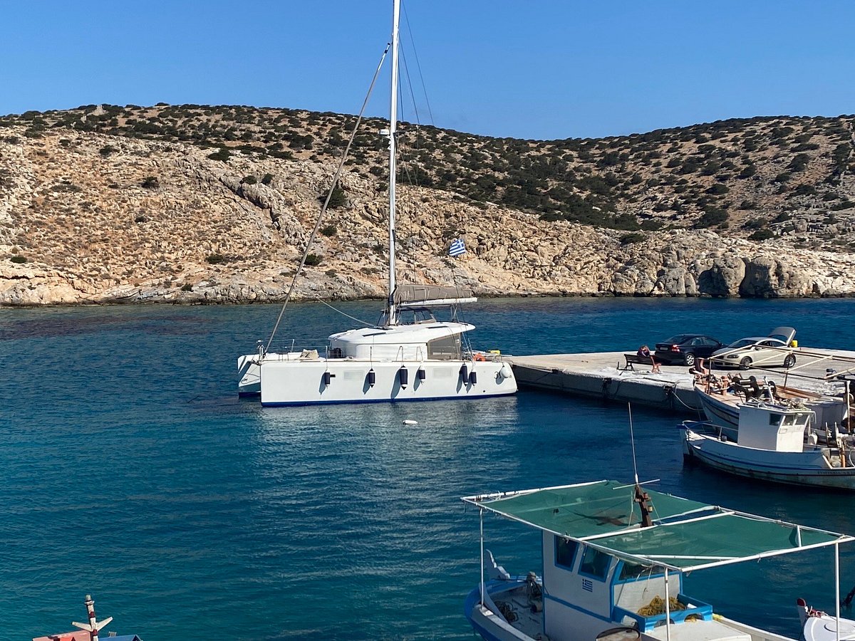 catamaran in paros