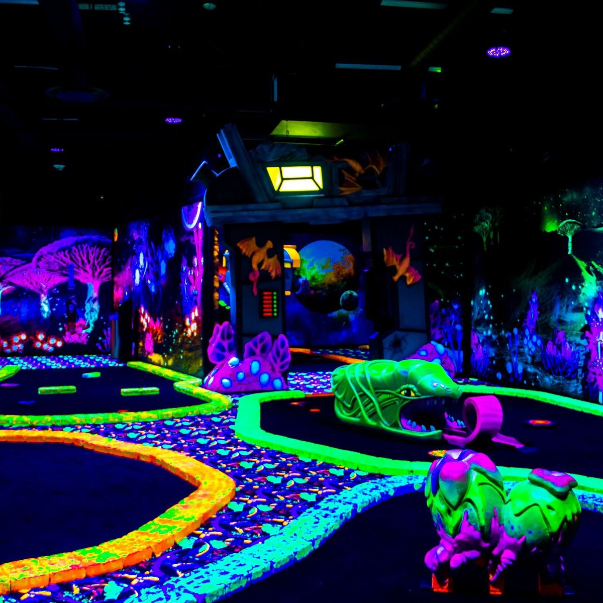 BLACKLIGHT MINI GOLF AT AMERICAN DREAM (East Rutherford) All You Need