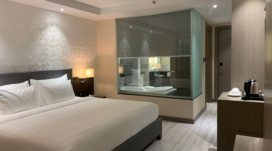 Deluxe Room King