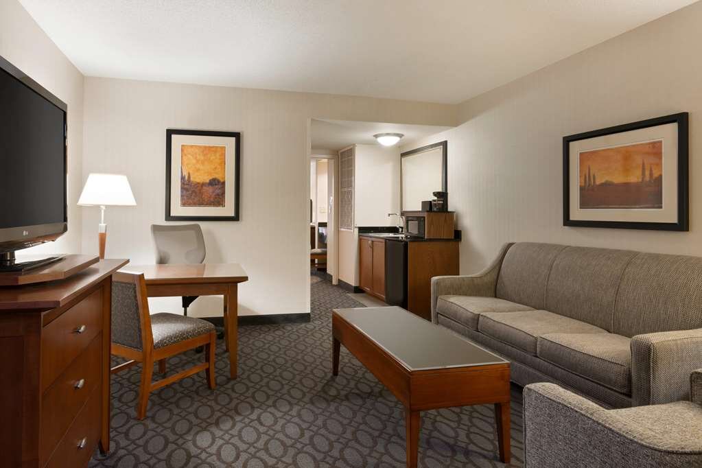 Hotel photo 32 of Embassy Suites by Hilton Dulles North Loudoun.