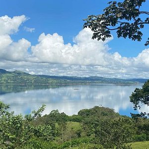 Located on Lake Arenal,  we rent kayaks for you to explore