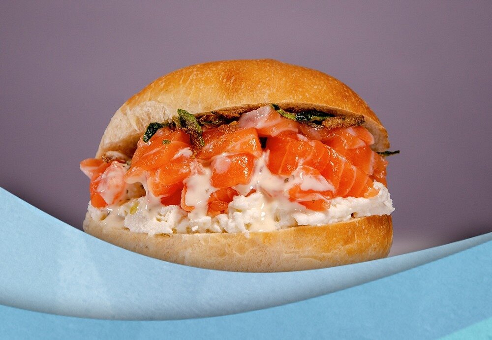 https://dynamic-media-cdn.tripadvisor.com/media/photo-o/1d/1f/57/fc/panino-tartare-salmone.jpg?w=1000&h=-1&s=1