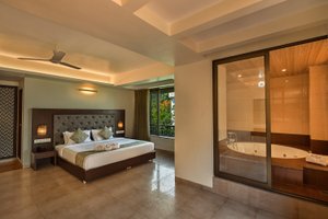 Room & Suite